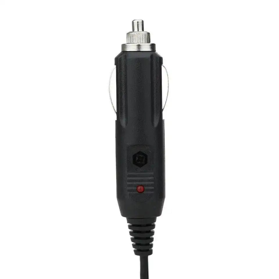 Nahaufnahme des 12V-Steckers für das Baofeng Auto-Ladekabel