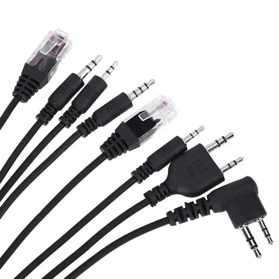 Komplettes Set des 8-in-1 USB-Programmierkabels, übersichtlich auf weißem Hintergrund dargestellt