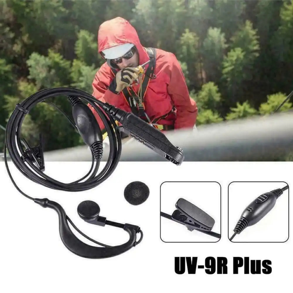 Baofeng UV-9R Plus Headset im Einsatz bei einem Höhenarbeiter, mit Produktansichten.