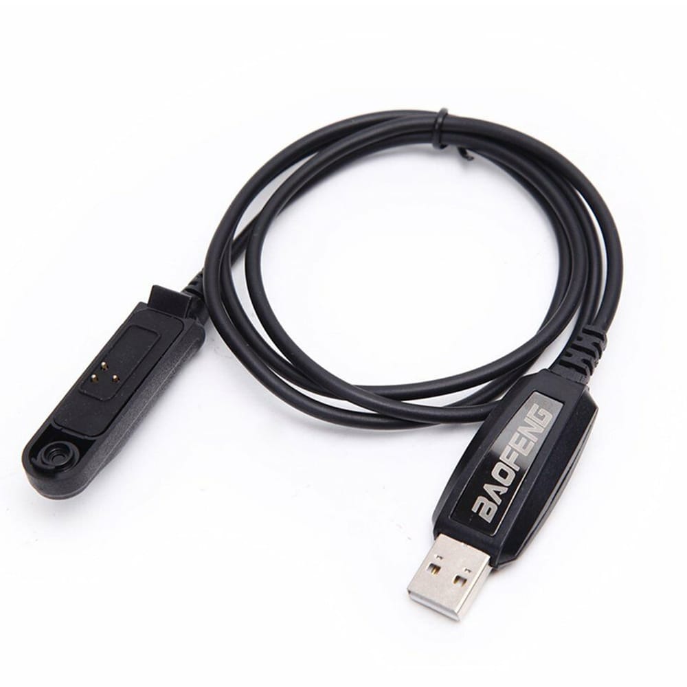 as Baofeng Programmierkabel mit CD-Treiber in der Verpackung, kompatibel mit Baofeng UV-9R, A-58, BF-9700 und weiteren Modellen.