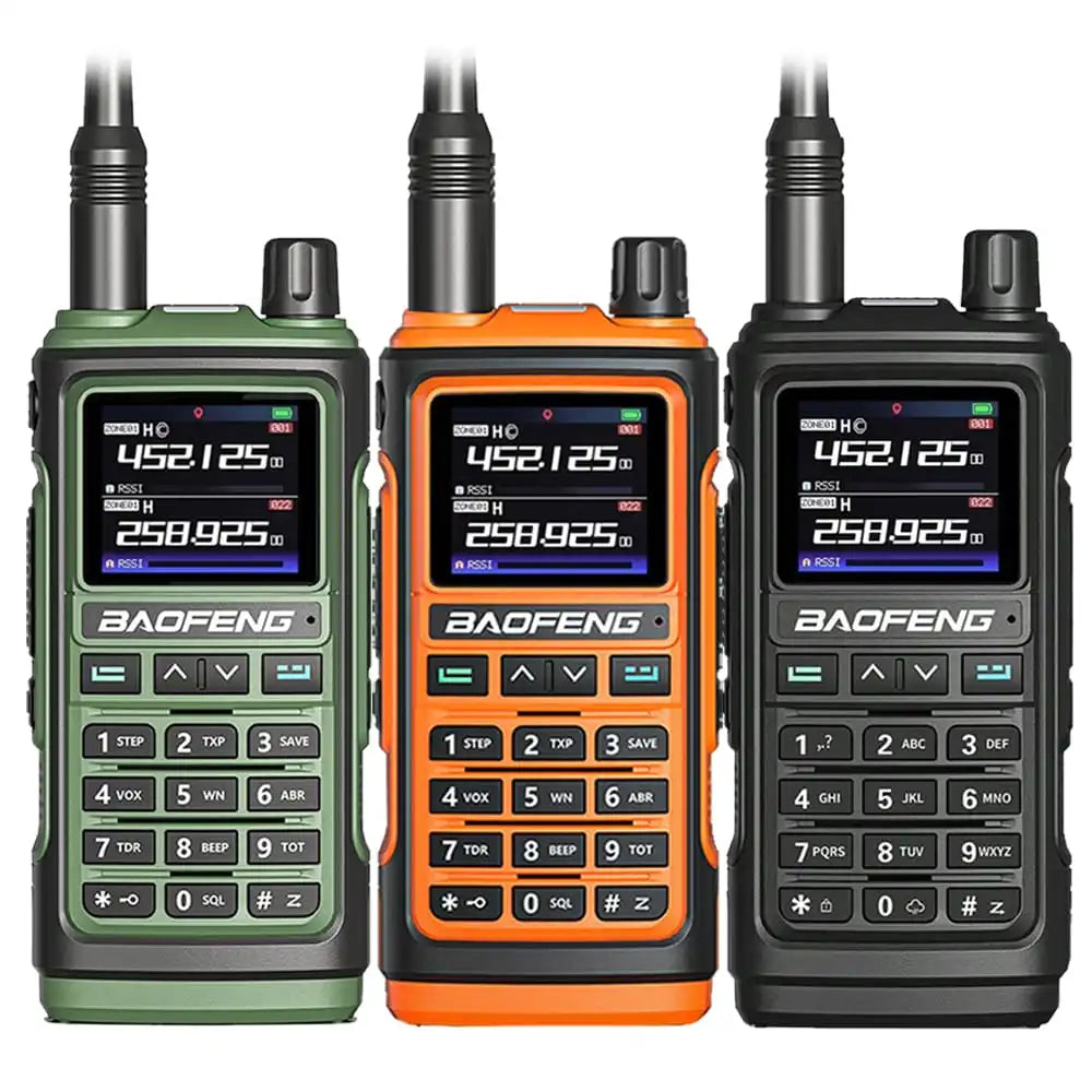 Baofeng UV-17 Pro Multiband Funkgeräte in Grün, Schwarz und Orange nebeneinander
