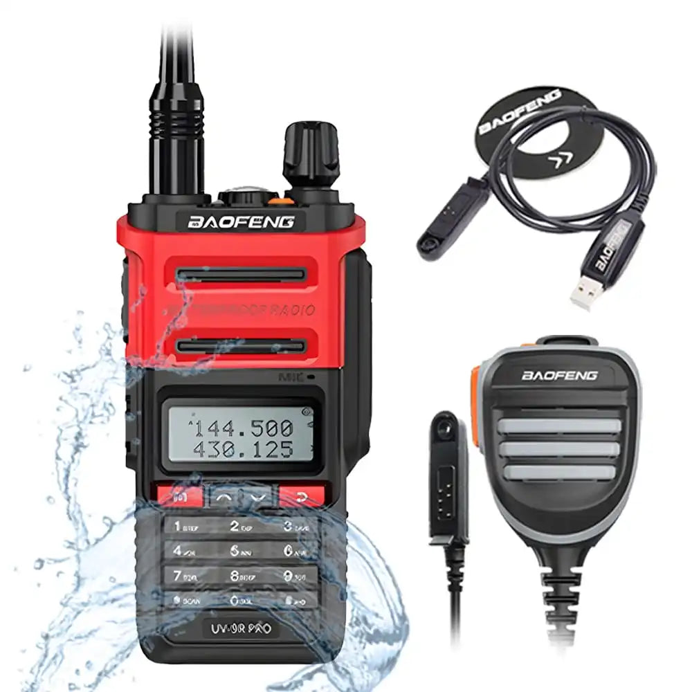 Rotes Baofeng UV-9R Pro 8W IP68 wasserdichtes Funkgerät mit Programmierkabel und Lautsprecher-Mikrofon.
