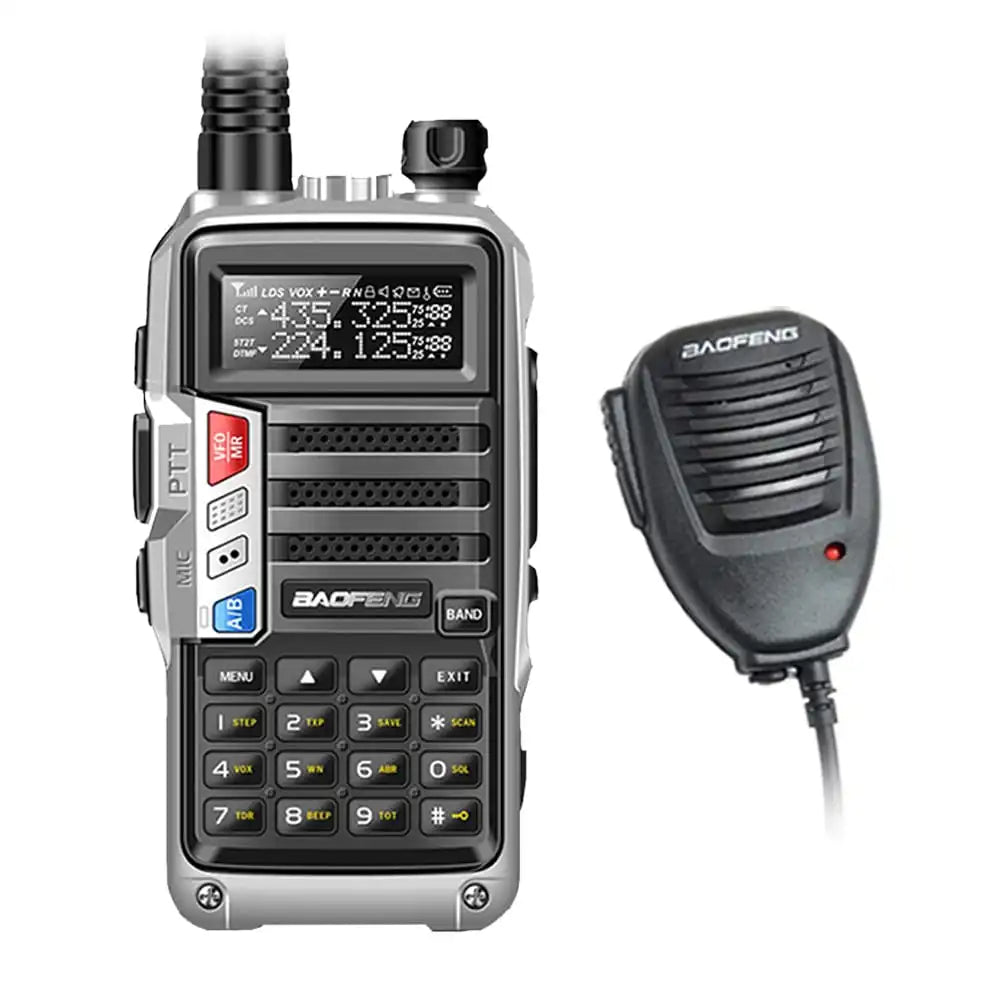 Baofeng UV-S9 Tri-Band 8W Walkie-Talkie in Silber mit externem Lautsprechermikrofon für komfortable Bedienung.