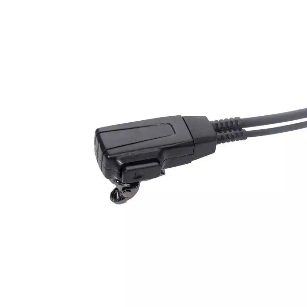 Detaillierte Nahaufnahme des Push-to-Talk (PTT) Mikrofons mit Clip am Walkie-Talkie Headset